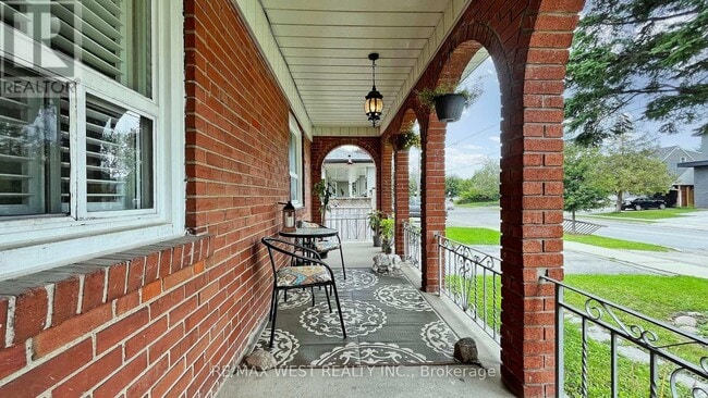 Photo - 139 Ranee Ave