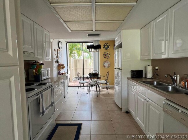 Photo - 1002 Bridgewood Pl