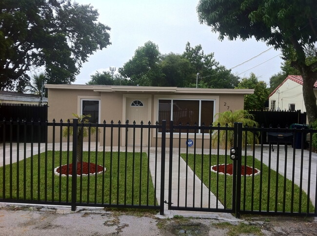 Building Photo - 2730 NW 170th St