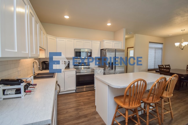 9052 W Ark Pl
