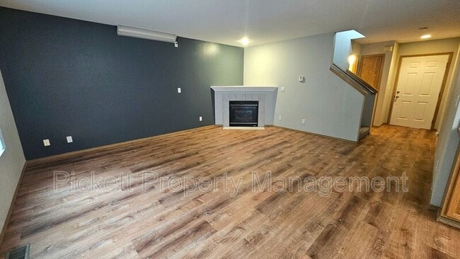 Photo - 6272 Alexis Dr NE