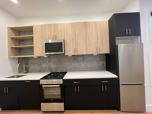 Building Photo - 52 Grace St