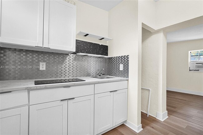 Photo - 47 NW 49th St