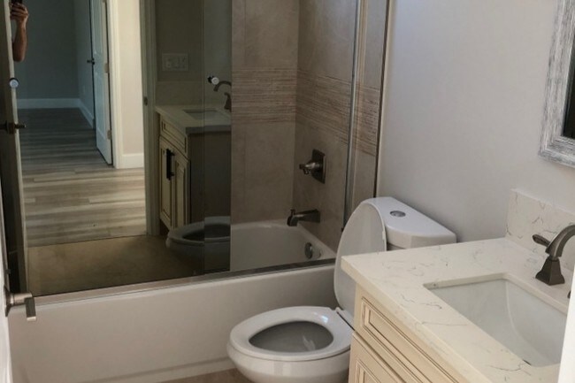 Baño - 7817 Genesta Ave