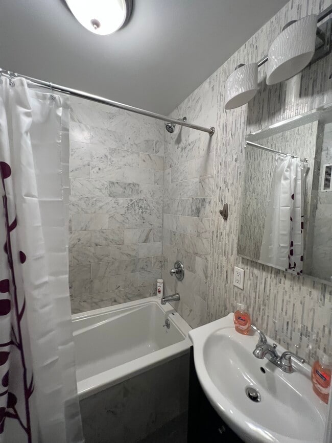 239 W 12th St