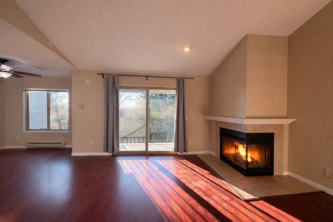 Building Photo - 86 Kingsgate Rd Unit c202