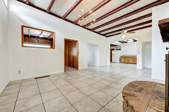 Photo - 702 Morningside Dr