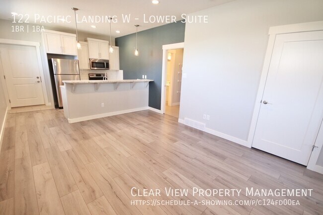 Photo - ??Showings available NOW at (403) 542-7568??Modern one bedroom, one bathroom basement suite locat... Unité Lower Suite