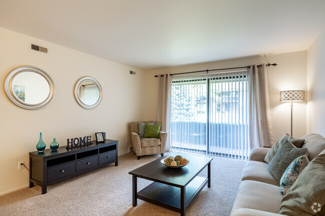 2BR, 1BA - 900SF - Living Room - Eastwood Village Apartments