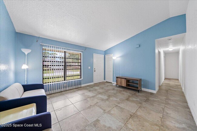 Photo - 701 Elmont St NW