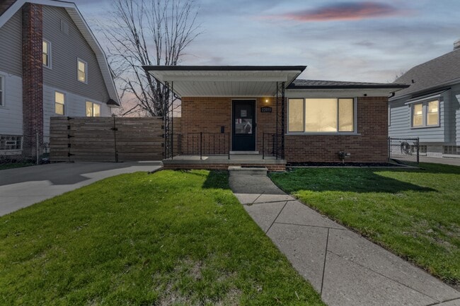 Photo - 22055 Elmwood Ave