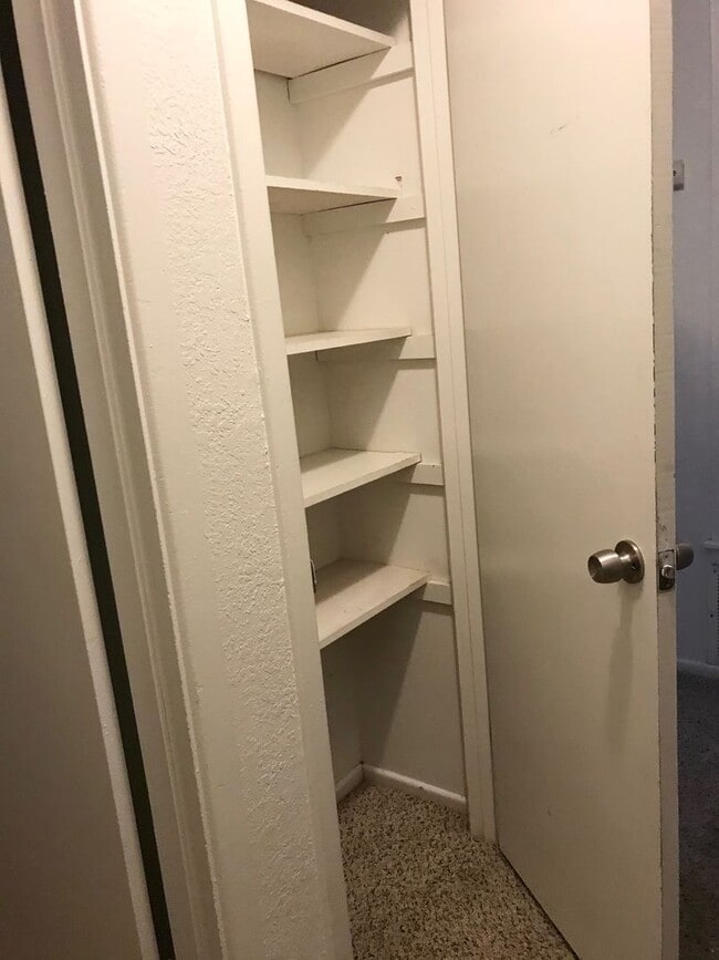 Photo - Spacious 2 bedroom with applicances
