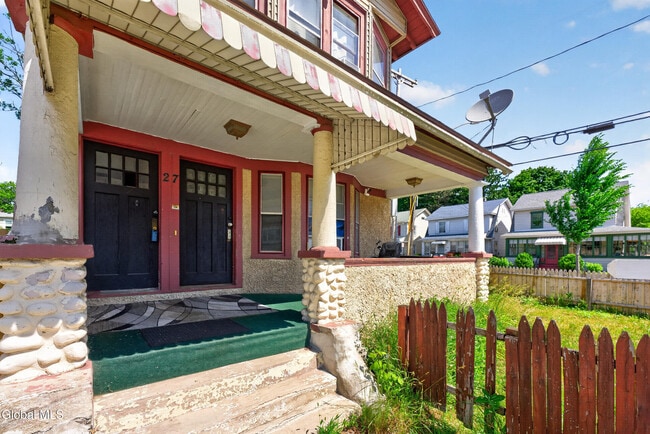 Photo - 27 McKinley St