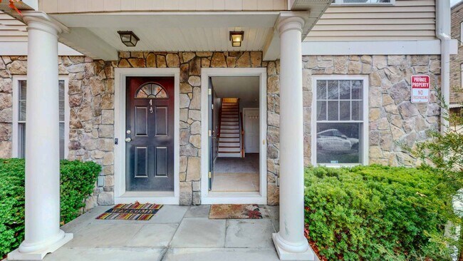 Photo - Spacious 2-Bedroom Townhouse with Loft – P...