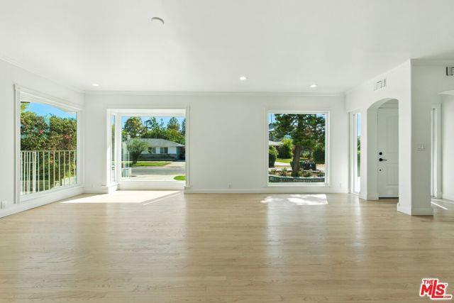 Photo - 4640 Laurelgrove Ave