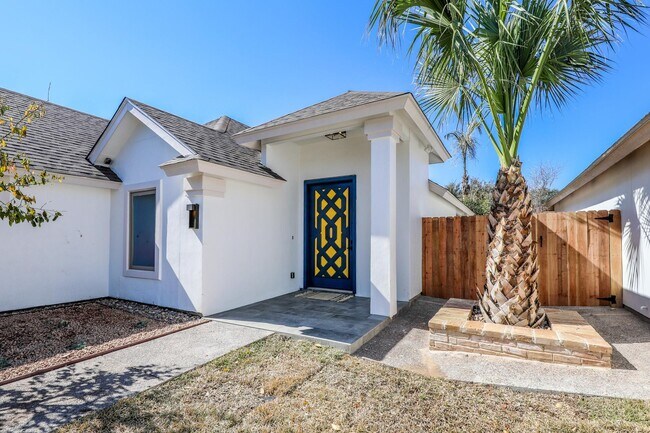 Photo - 418 Cinnamon Teal Loop