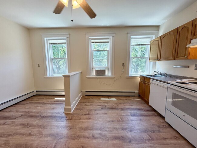 Photo - 1010 Cambridge St Unit 2R