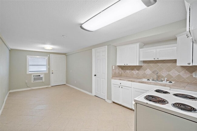 Photo - Lovely 2 Bedroom 2 Bath Duplex