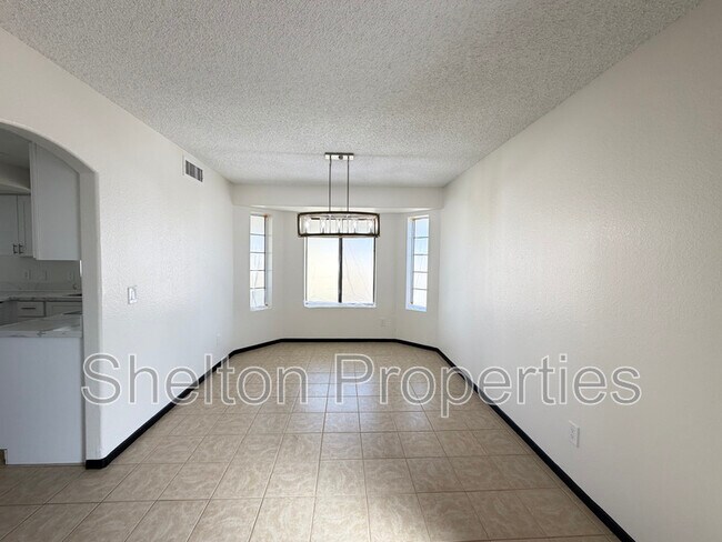 Photo - 5239 N 78th Dr