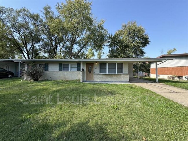 Photo - 1945 Thunderbird Ave House