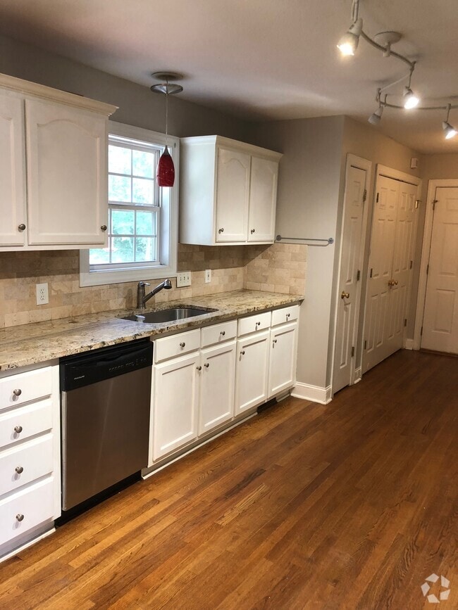 Building Photo - 1213 Pressley Downs Dr SE Rental
