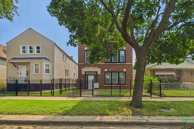 Building Photo - 7919 S Ellis Ave Unit 3