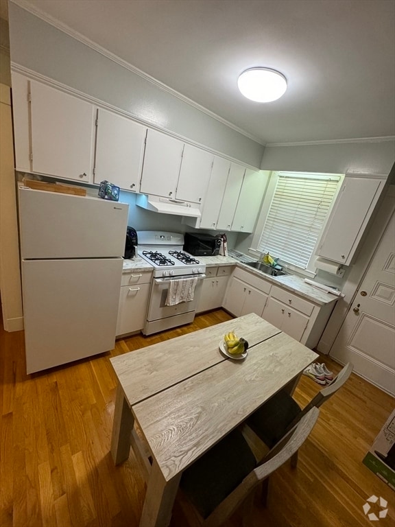 Building Photo - 31 Auburn Unit 2 Rental