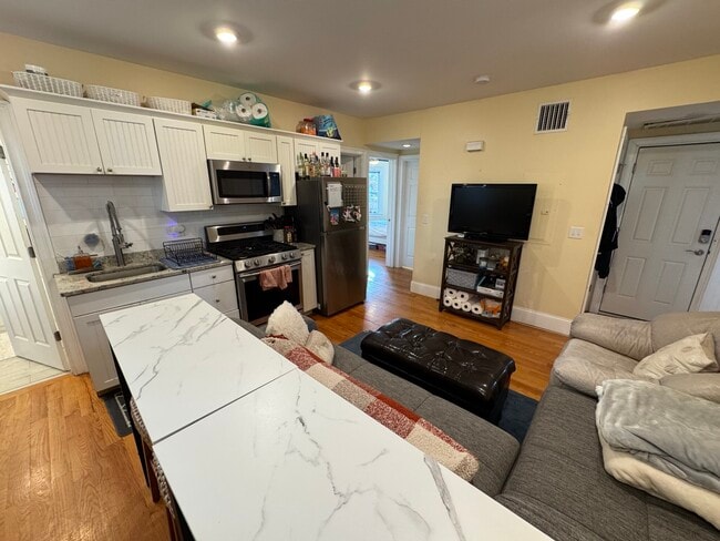 Photo - 30 Cambridge Ter Unit 2