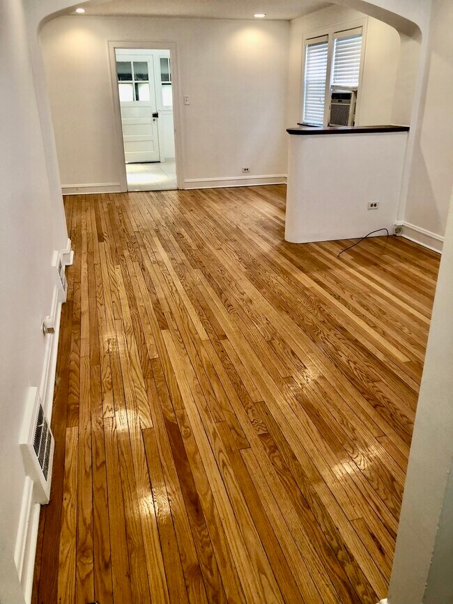 Photo - 9741 S Indiana Ave Casa