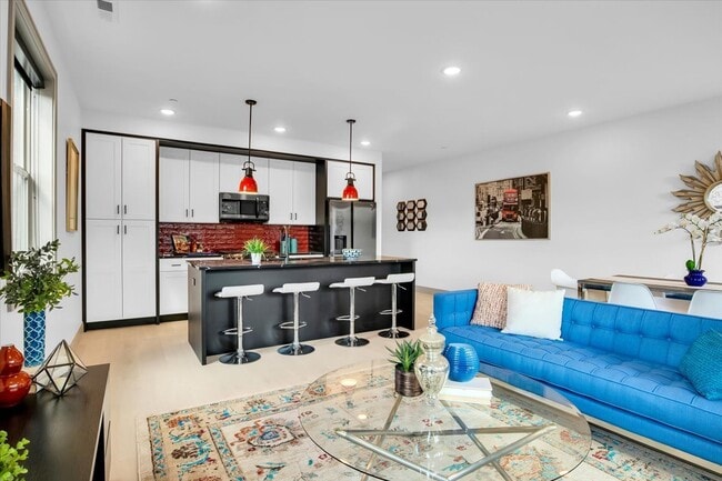 Photo - 4235 S Champlain Ave Unit 2S