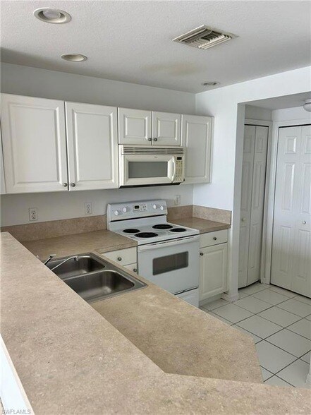 Photo - 4256 Liron Ave