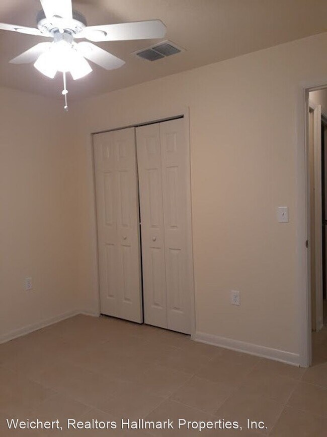 3 br, 2 bath House 1722 Pineview Ave Rental House Rental in