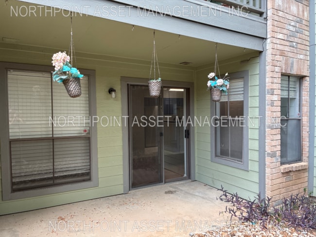 Building Photo - Charming 4 beds 3 baths in Austin! Rental