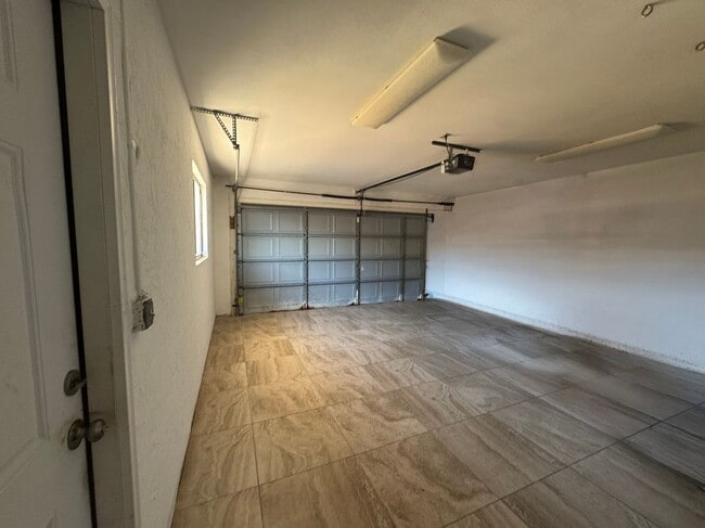 Photo - 630 105th Ave N