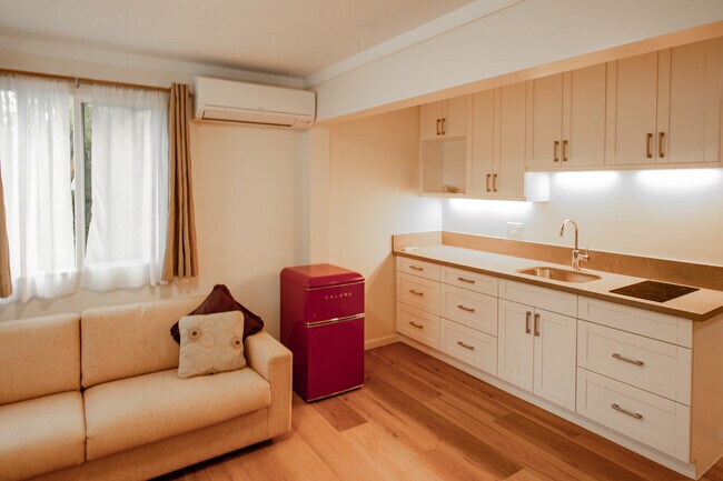 Photo - 780 Ainapo St