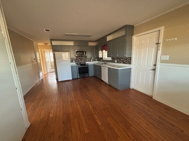 Photo - Welcome to your new home in the heart of Russellville, AR!