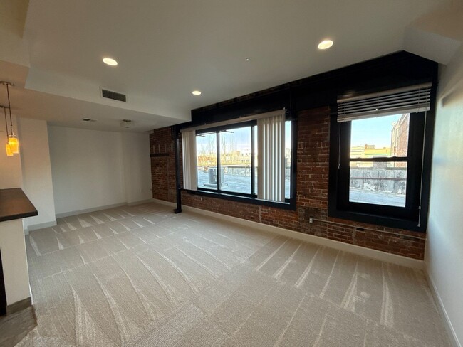 Photo - 160 Liberty St NE Unit 203