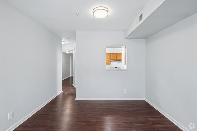 2BR, 1BA - 750SF - Dining Room