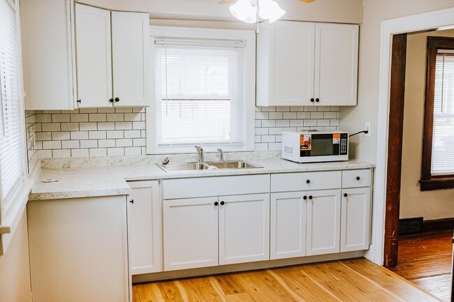 Photo - 618 Bart St