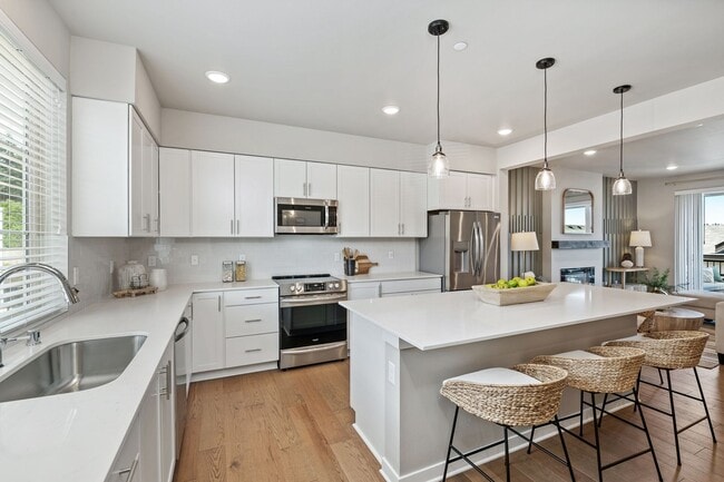 Photo - 4 Bedroom Kenmore Townhome with a Territorial View!