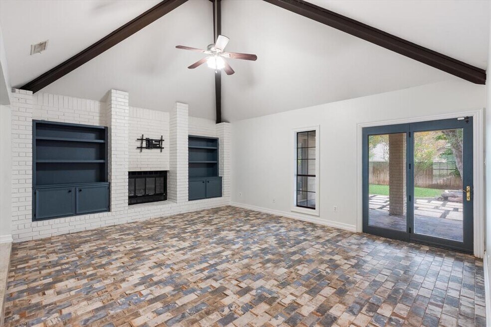 109 White Sands Dr