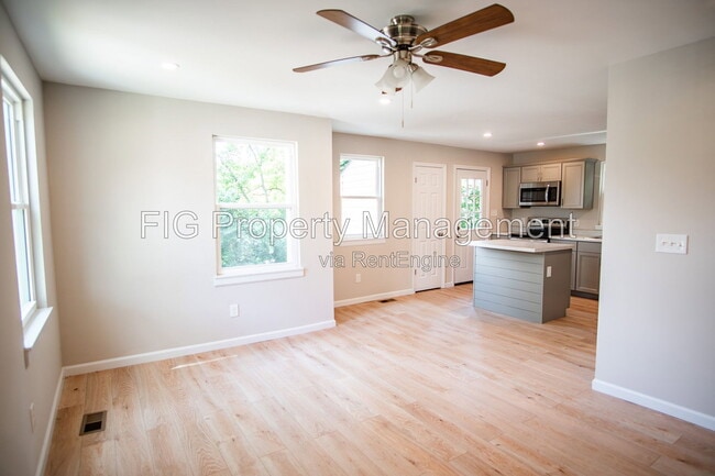 Photo - 607 Hillview Rd