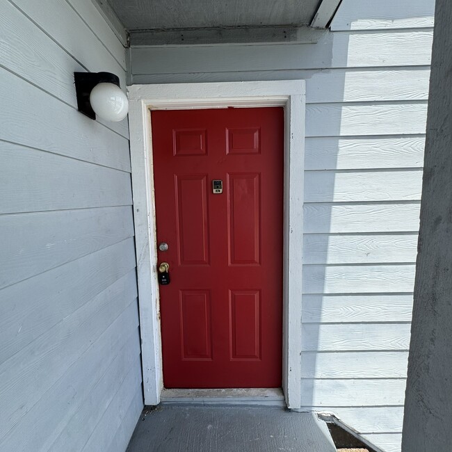 Building Photo - 14550 Fonmeadow Dr Unit 1304