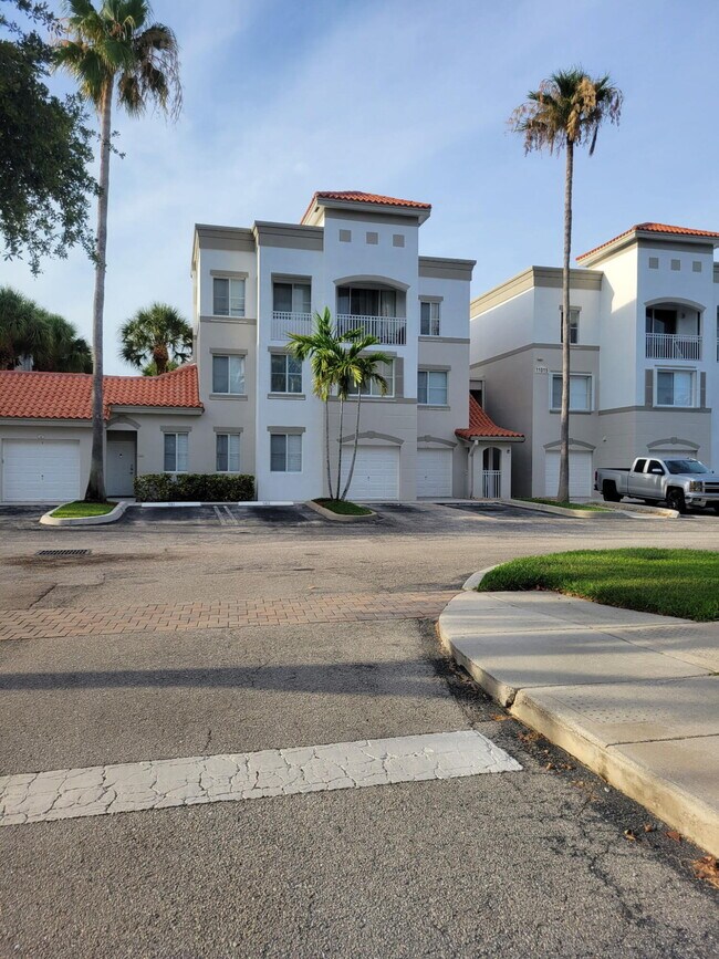 Photo - 11019 Legacy Ln Unidad 203