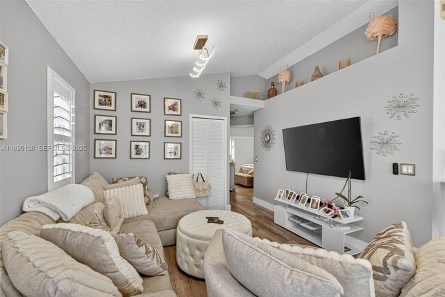 Photo - 210 NW Zanzibar Pl