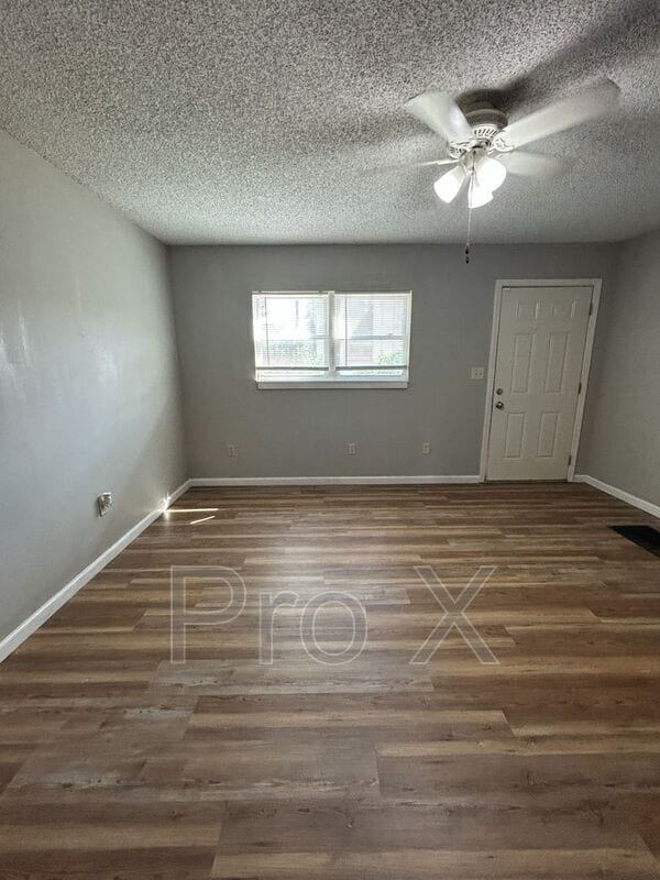 Photo - 1116 S Elm St