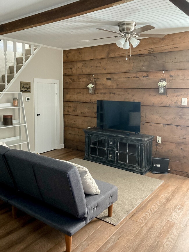 Photo - 5 S Walnut St Unidad Apt #2