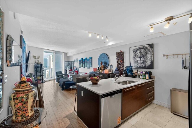 Photo - 1900 N Bayshore Dr Unidad 4508