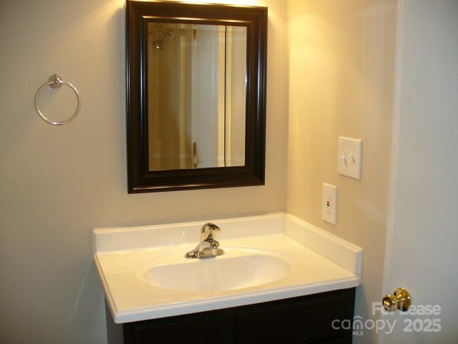 Photo - 241 Country Club Dr NE