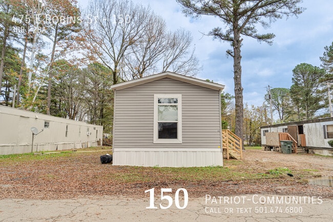 Photo - 475 E Robins St